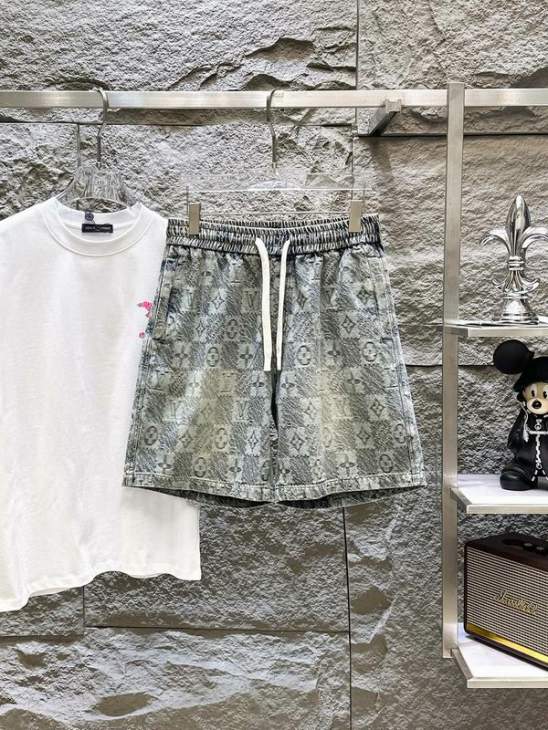 Picture of LV Short Pants _SKULVM-3XLxetr1118290